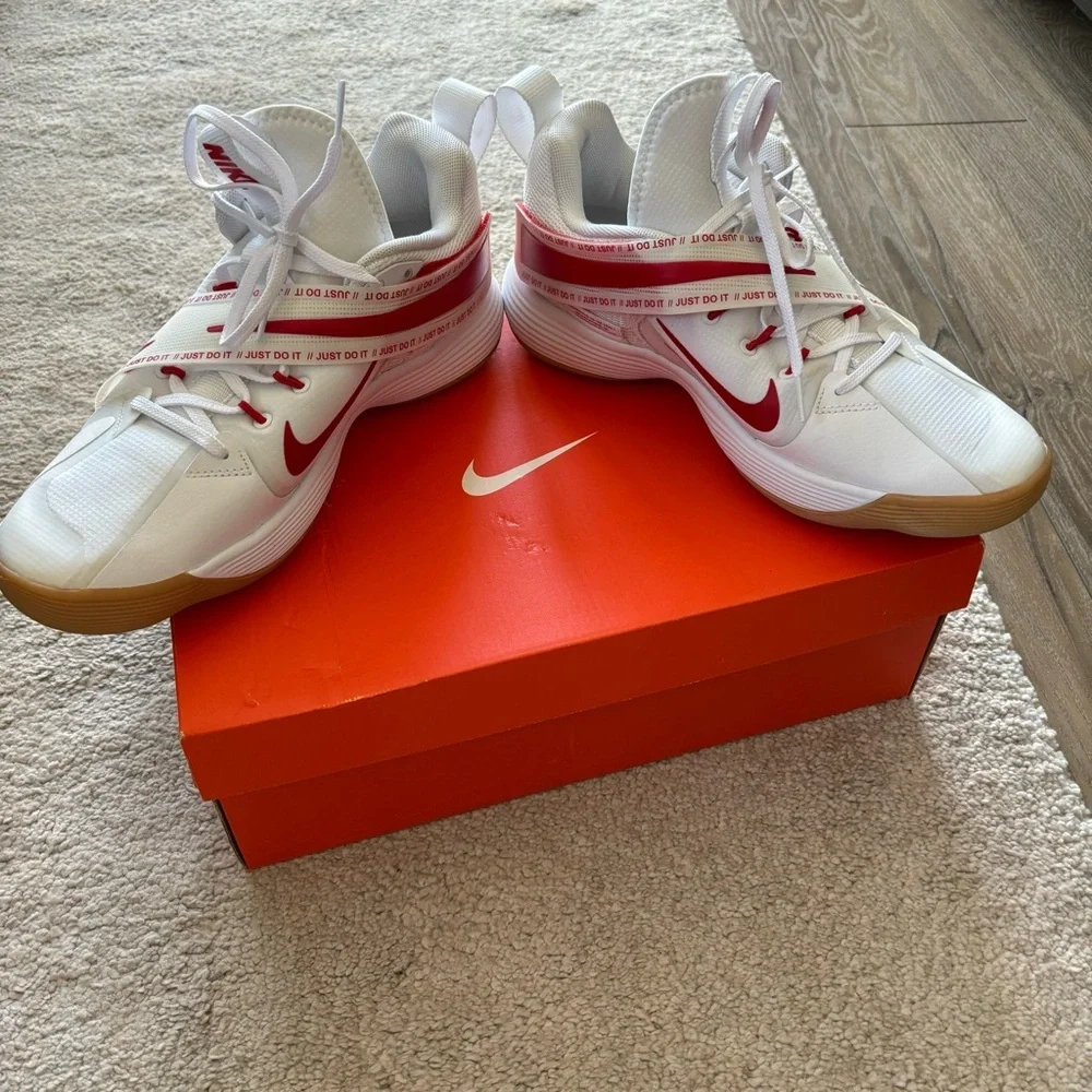 Women's Nike React HyperSet Volleyball shoes (White/University Red) W 11.5 M 10 - Picture 3 of 9
